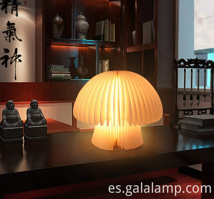 Lámpara de mesa de madera de bambú LED colorida con diseño de champiñones